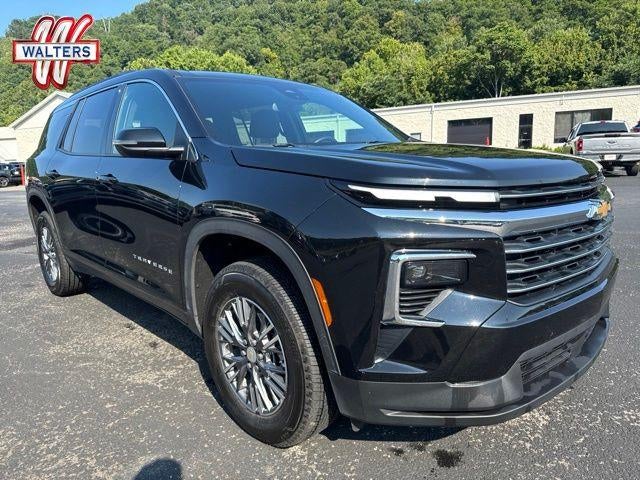 2026 Chevrolet Traverse LT w/2LT in Mosaic Black Metallic — front three-quarter view
