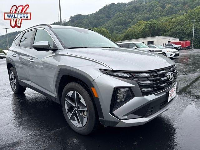 2025 Hyundai Tucson SEL AWD in Silver — front three-quarter view