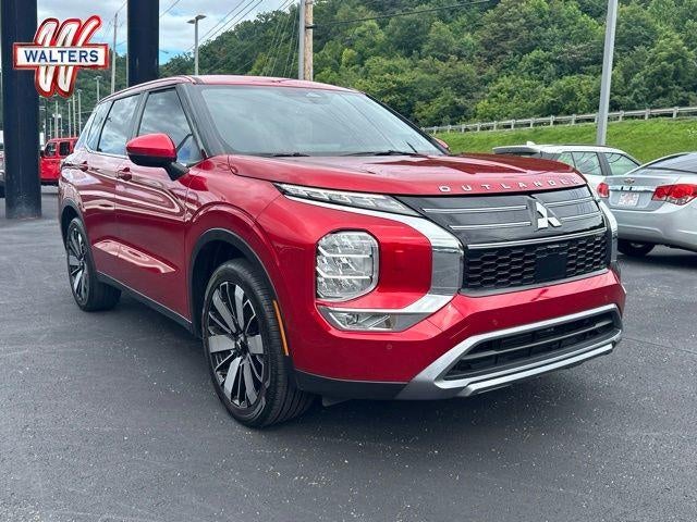 2025 Mitsubishi Outlander SE S-AWC in Red — front three-quarter view