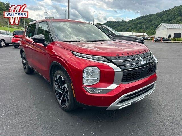 2024 Mitsubishi Outlander SE S-AWC in Other — front three-quarter view