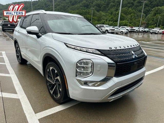 2024 Mitsubishi Outlander SEL S-AWC in White — front three-quarter view