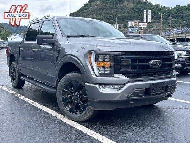 2023 Ford F-150 XLT 4WD SuperCrew 5.5' Box in Carbonized Gray Metallic — front three-quarter view
