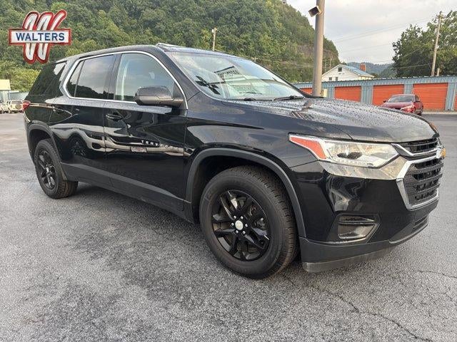 2021 Chevrolet Traverse AWD 1LS in Mosaic Black Metallic — front three-quarter view