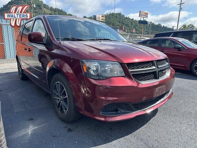 2017 Dodge Grand Caravan SE Plus Wagon in Octane Red Pearlcoat — front three-quarter view