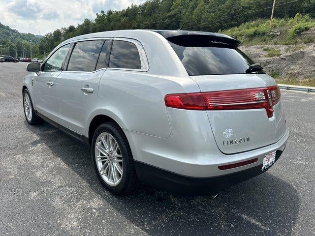 2019 Lincoln MKT — detail view