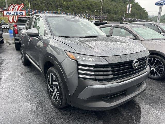 2025 Nissan Kicks SV FWD in Gun Metallic — front three-quarter view