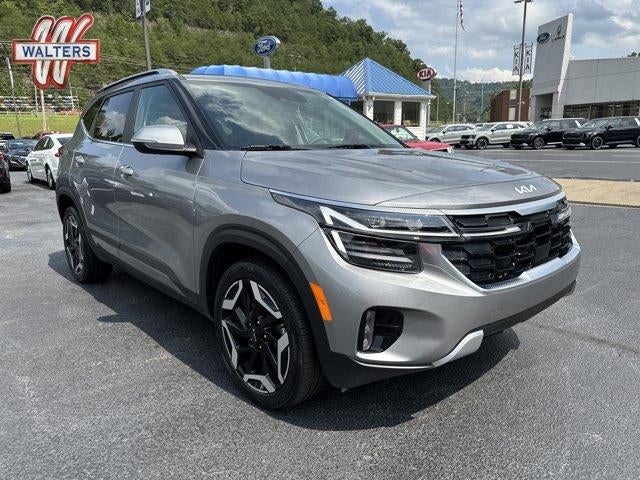 2024 Kia Seltos SX DCT AWD in Steel Gray — front three-quarter view