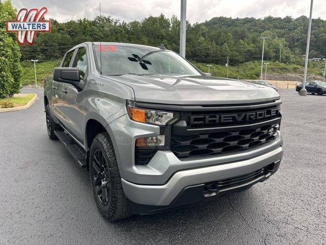 2023 Chevrolet Silverado 1500 Crew Cab Short Box 4-Wheel Drive Custom in Sterling Gray Metallic — front three-quarter view