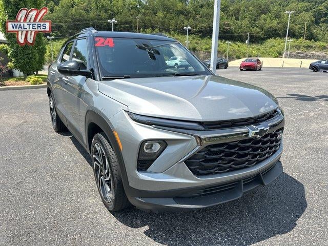 2024 Chevrolet Trailblazer AWD 4dr RS in Sterling Gray Metallic — front three-quarter view