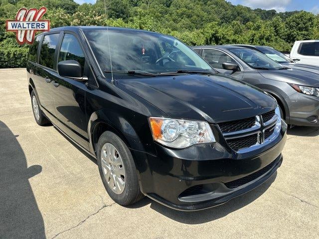 2019 Dodge Grand Caravan SE Wagon in Black Onyx Crystal Pearlcoat — front three-quarter view