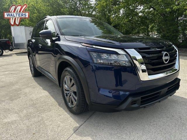 2025 Nissan Pathfinder SV 4WD in Deep Ocean Blue Pearl — front three-quarter view
