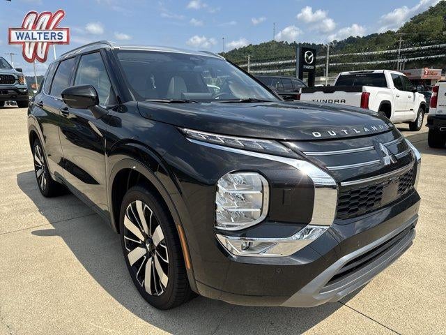 2025 Mitsubishi Outlander Platinum Edition S-AWC in Black Diamond/Alloy Silver Roof — front three-quarter view