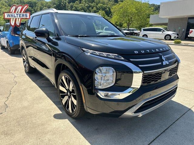 2025 Mitsubishi Outlander Platinum Edition S-AWC in Black Diamond/Alloy Silver Roof — front three-quarter view