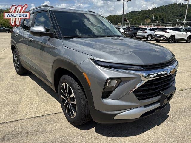2025 Chevrolet Trailblazer AWD 4dr LT in Sterling Gray Metallic — front three-quarter view